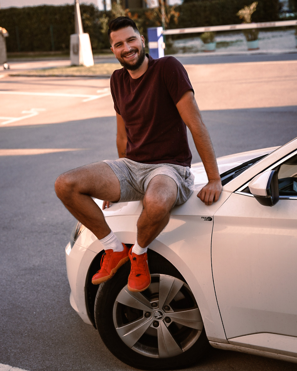 Bitenc z Vivobarefoot čevlji